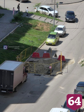 Коммунальщикам напомнили о забытой яме на Батавина